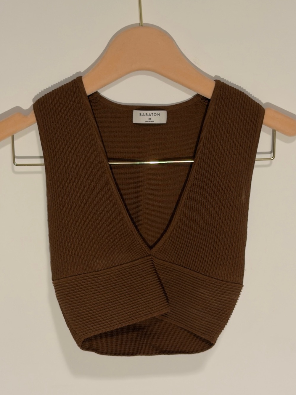 Aritzia Brown Ribbed V-Neck Cropped Tank